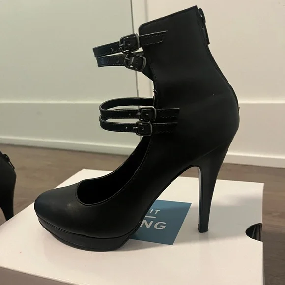 Call it Spring Drinnan Platform Heels Size 8.5 - Picture 2 of 4